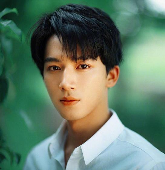 圈内人爆料周也王星越,揭秘明星背后的神秘恋情  第2张